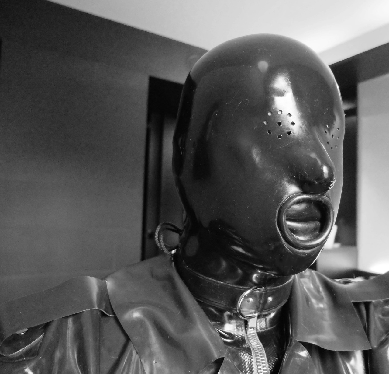 slavethompson:Good looking slave