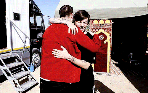 cuddlerlouis:Louis and Michael Behind the Scenes of the Walls music video
