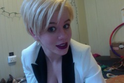 friendlyangryfeminist:  I’m blonde again! 