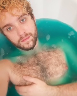 conning-the-masses: Does this bathbomb make my nipples look female presenting? 