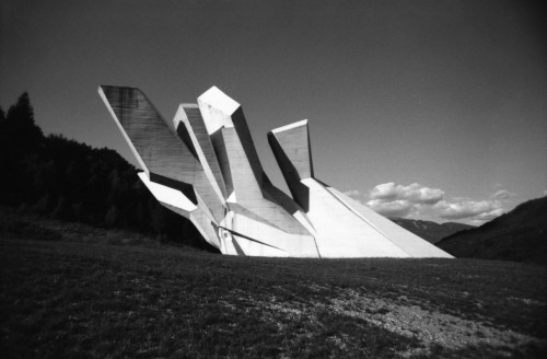 Tjentište Monument Tjentište spomenikThe Battle of Sutjeska Memorial Monument Complex 