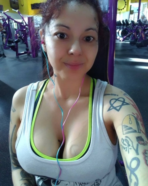 Just another manic Monday. #gymmotivation #yesastripper #noexcuses (at Planet Fitness) https://www.i