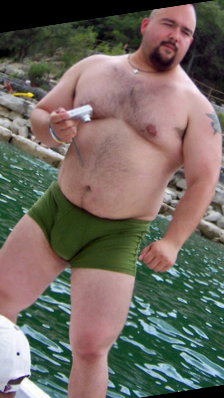 bearliquor: racatart:  Paqueton  Mmmph  Ufffff