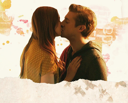 oftenwrongsbrokenheart:  doctor who meme: four otps [¼] ↳ Amy/Rory
