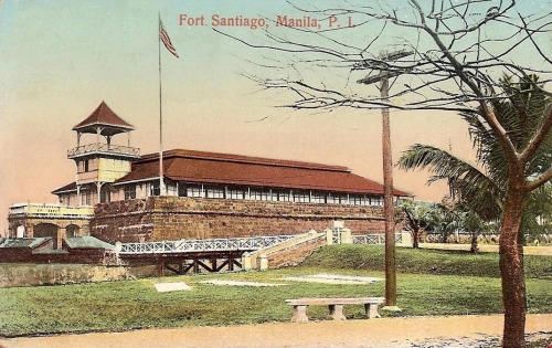 {Kind of obsessed with these postcards of Manila from around 1910, because it’s definitely a f