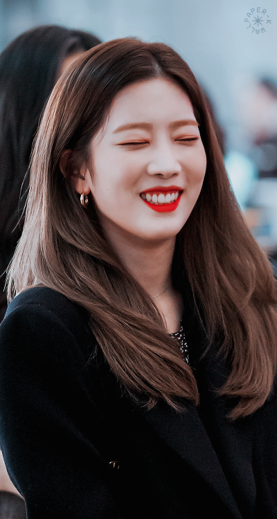 『KIM LIP』saved? reblog or like© kiss my lips.