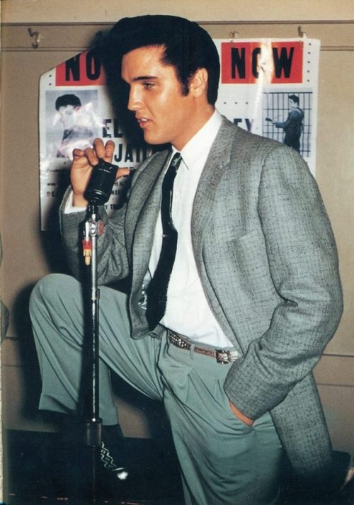 elvis-pink-cadillac: October 26, 1957
