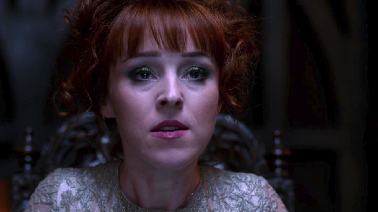 Is anyone else obsessed with Rowena's eye makeup? It always looks