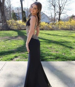 internationalprom:  A classic black dress