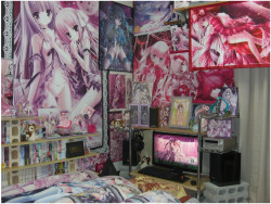 otaku-no-otaku:  from figure.fm  O.O