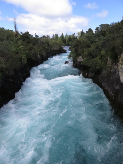 chesterlampkin: Huka Falls is amazing! Right outside of Taupo #NewZealand. March 2017