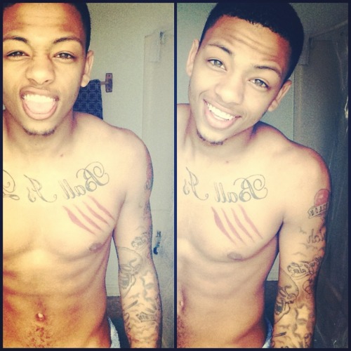 duhwayne:  Duhwayne !! Twitter @_duhwayne_ 
