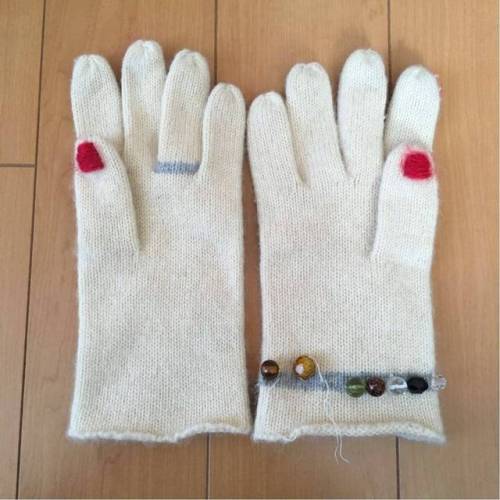 lacollectionneuse: undercover but beautiful 手袋but beautiful trompe l'œil knitted gloves •