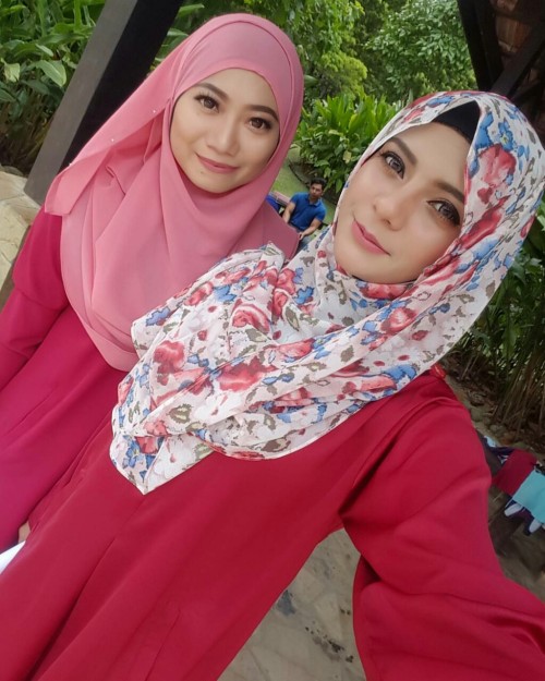 awekcomel:  Koleksi Zalfa Zin bertudung 