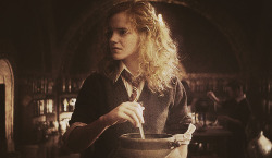 samwesson:  70-71/100 caps of Hermione Granger
