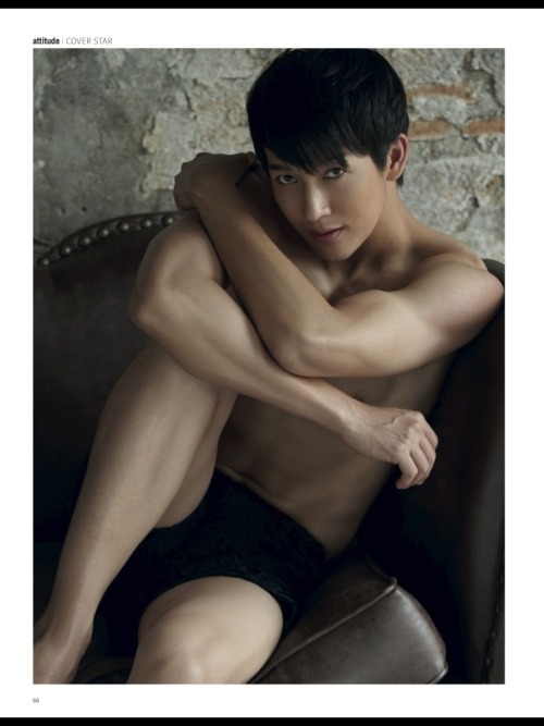 asianmosquito:  dekmaideexxx:  อัดที่ตูด-พุฒิ (1)  Why I got a feeling that he has been under the knife? If he has, at least have some PS that increase the masculinity. Why looks like a botox queen?