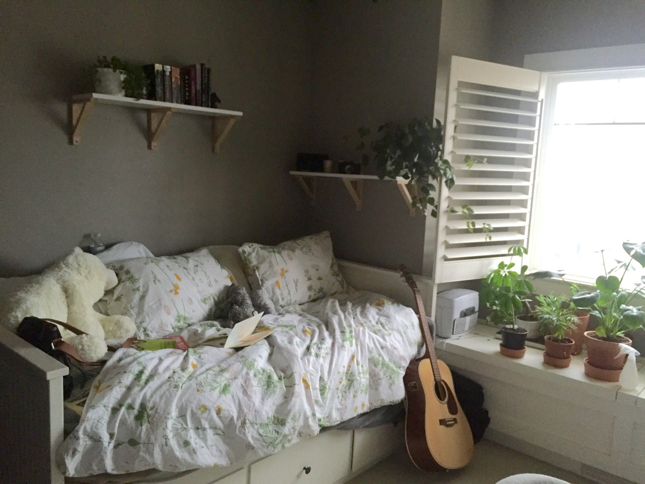 lunarlatte: an anon asked for pictures of my room a while ago and I finally got around