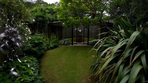 Through the Portal - A very modern garden.