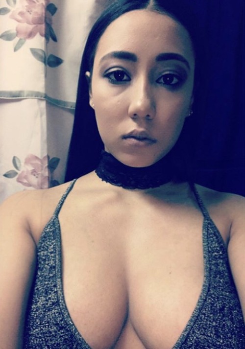 shefuckedhim: My old coworker’s big Latina titties.