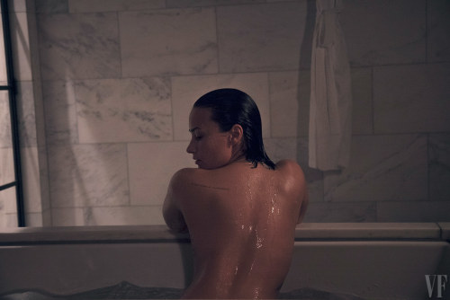 celebritysextapesarchive:  Demi Lovato Nude and Asshole Pics