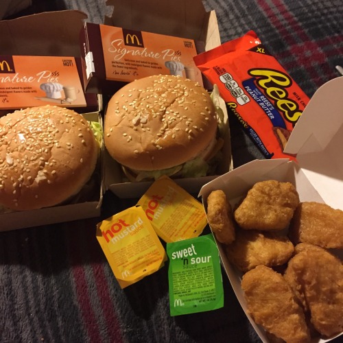 Porn photo massivemyke:  Stuffed with McDs!   Makes