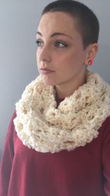 healthandjunk:  Scarf modeling in action. (I have zero idea what I’m doing. Why isn’t @peaceongirth doing this for me)