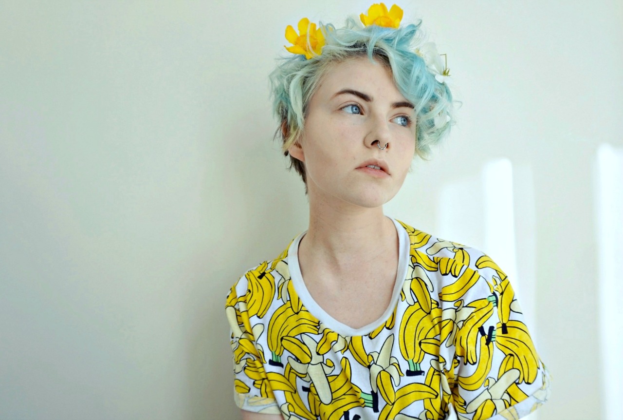smartaveragebears:  i know im usually so emo and all but these flowers out my window