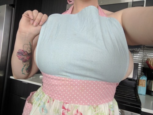 XXX nickisunshine:💐 I am a pin-up housewife photo