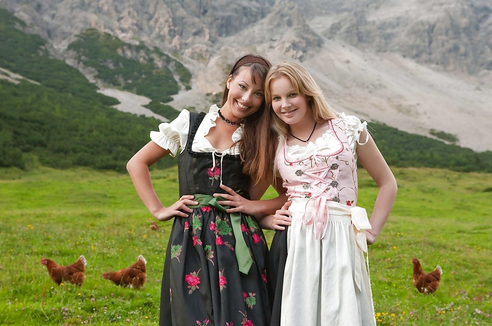 nudeeverywhere:  In the mountain
