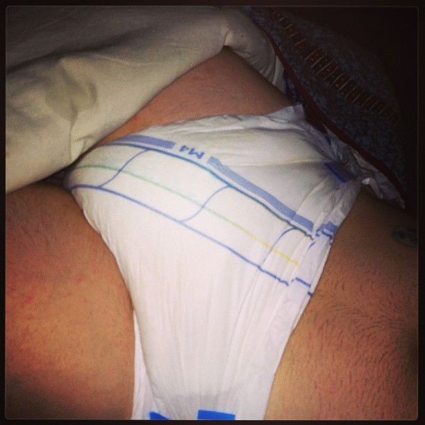 jeffy2014:  Nice wet nappie 