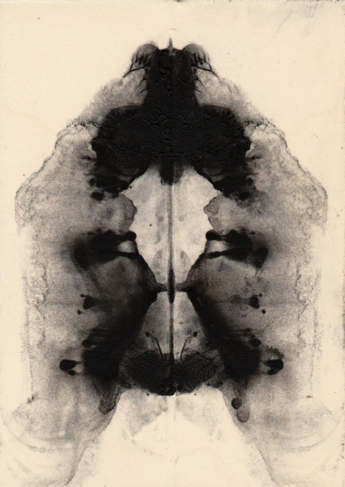 francescoviscuso:  Oil on paper, 10,5 x 15 cm.2015  