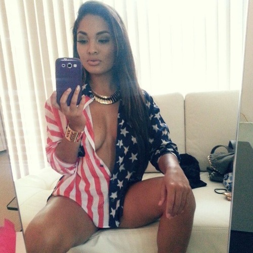 dalandofmilkandhoney:  Kattya Heredia 