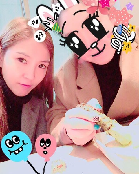 @boakwon: #여자끼리 #와사비갈면서 #데이트 #언니미안 #어쩔수가없었어 (trans) #women #whilemakingwasabi #date #sorryunni #ihad