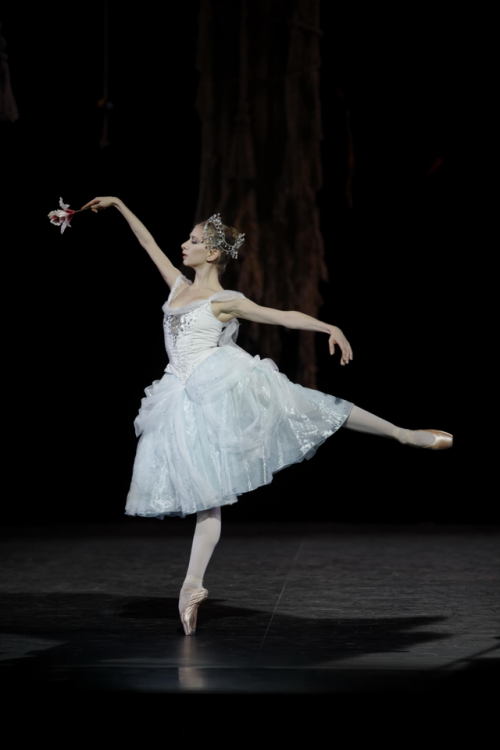 Myriam Ould-Braham in JG Bart’s La SourcePhoto © Sébastien Mathé