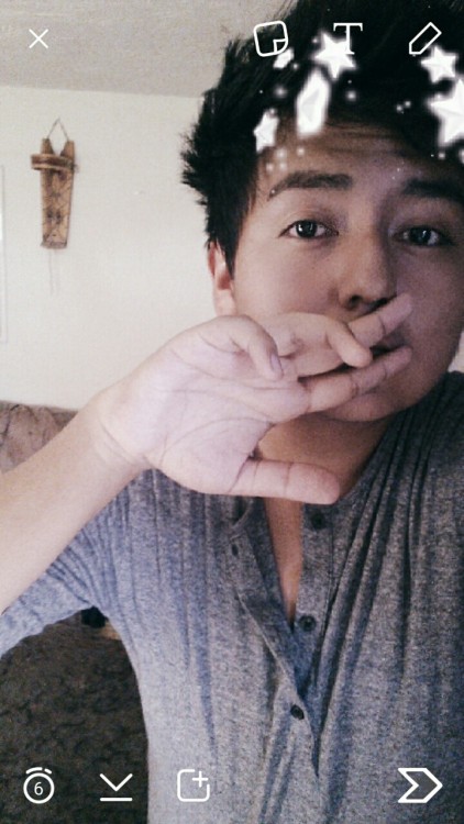 gengvrbvge:takes mediocre pictures on camera so instagram can drag me in HD