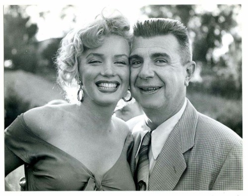 Marilyn Monroe and comedian Ken Murray at Ray Anthony’s party, 1952.