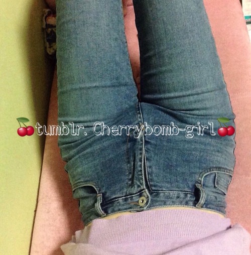 cherrybomb-girl:  재탕이지만 내가 제일 좋아하는 사진들이야  🍒tumblr. Cherrybomb-girl🍒 다시 시작해요 Commingsoon 팔로우 많이 해주세요💜💙💚💛