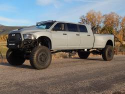 poweredbydiesel:  dieharddiesels:  Absolute Behemoth  I love the megaramrunner