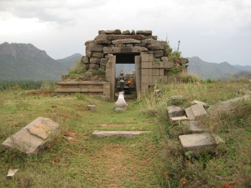 Uma Maheswara at ruined temple, Tamil Nadu