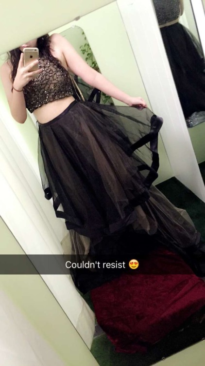 blondeksi:My prom dress>yours