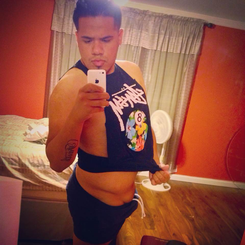 betomartinez:  Beto’s Corner  http://betomartinez.tumblr.com/  Damn those cakes
