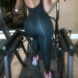spectacular-view:  Gym time booty