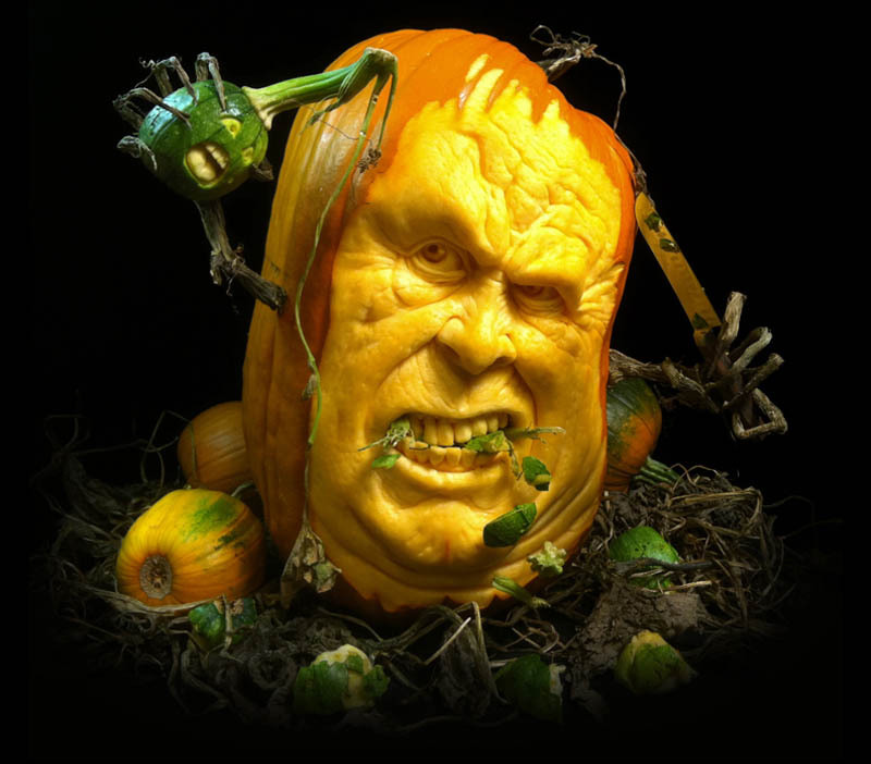 sixpenceee:  Pumpkin carvings that will make your jaw-drop (Source) (Frightening