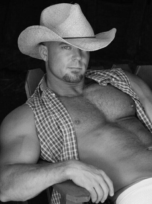 Fur, Tats, Leather and Scruff...