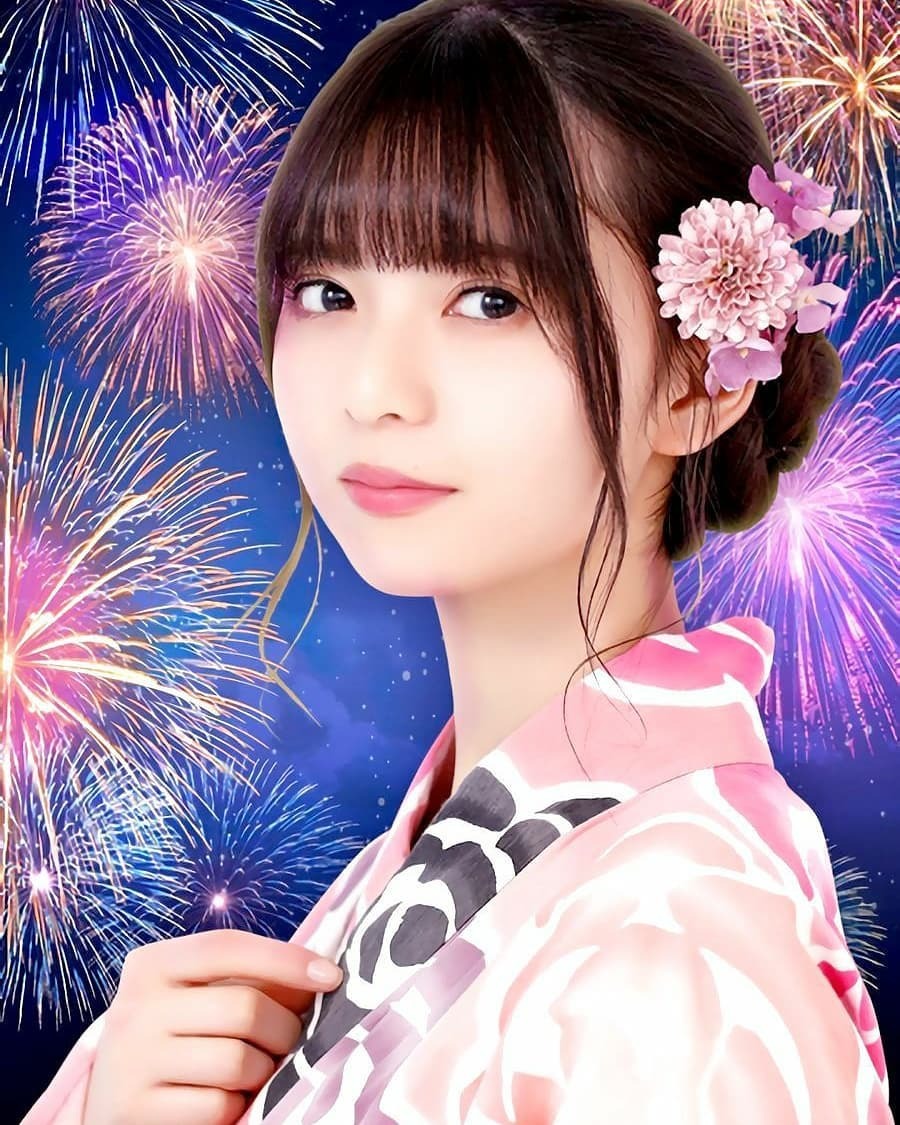 Sakura instagram momo Sakura Strawbb