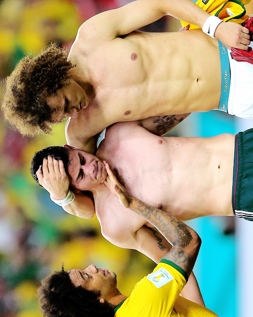 vish-novinha:  David Luiz, pq tão pft? Poço de humildade ♡ 