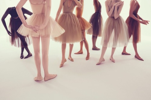 scottydame:Louboutin’s new Solasofia Flats in the “Nudes for all” campaign.