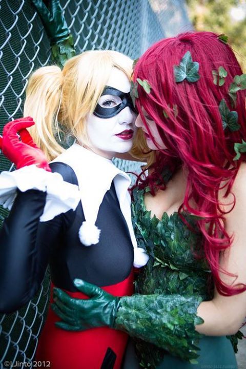 idliketohavesexwithher:  Harleen and Pamela, two smart women who went really, really bad