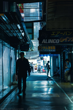 dora-the-real-explorer:  秋葉原、東京、日本、2014．