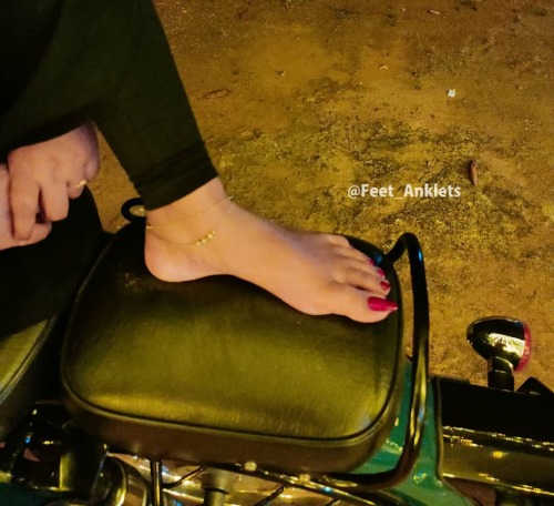 Morning  .  #photography #indianphotography #keralaphotography #feet #anklets #goldenanklets #gold #